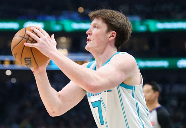 167棋牌官网-236个三分！20岁菜鸟打成联盟第一，黄蜂重建成功，他冲历史纪录|克尼佩尔|圣安东尼奥马刺队|夏洛特黄蜂队|NBA常规赛|文班亚马_新浪体育_新浪新闻